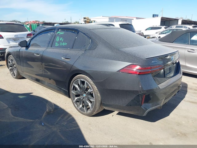 WBA13FK05TCV66196 BMW 550e Xdrive