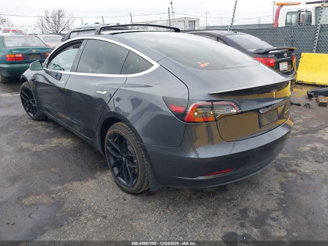 2019 TESLA MODEL 3 5YJ3E1EB4KF213701 Photo 2