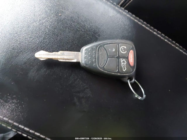 Chrysler 200 Limited 2014 1C3CCBCGXEN172477 Image 11