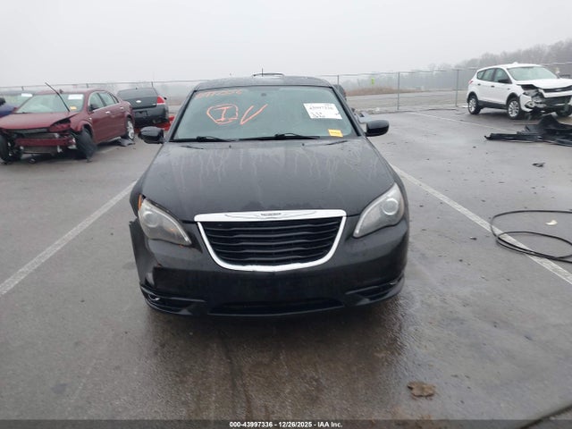 Chrysler 200 Limited 2014 1C3CCBCGXEN172477 Image 12