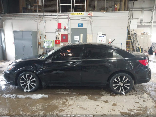 Chrysler 200 Limited 2014 1C3CCBCGXEN172477 Image 14