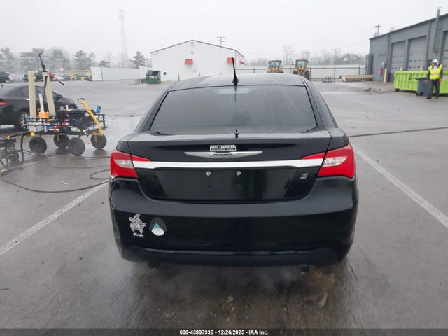 Chrysler 200 Limited 2014 1C3CCBCGXEN172477 Image 16