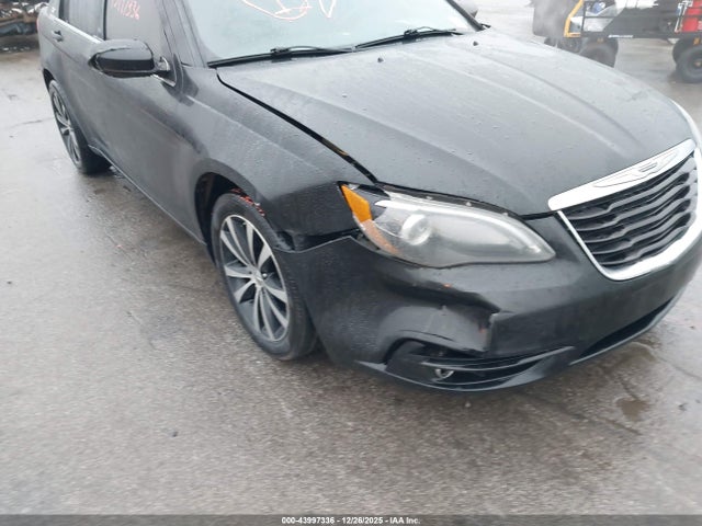 Chrysler 200 Limited 2014 1C3CCBCGXEN172477 Image 6
