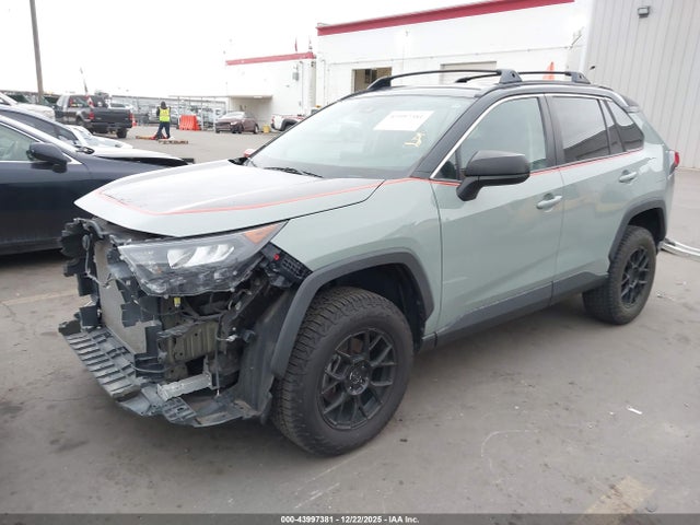 Toyota RAV4 LE 2019 2T3F1RFV0KW028636 Image 2