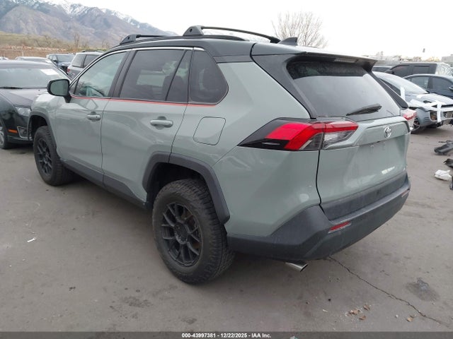 Toyota RAV4 LE 2019 2T3F1RFV0KW028636 Image 3