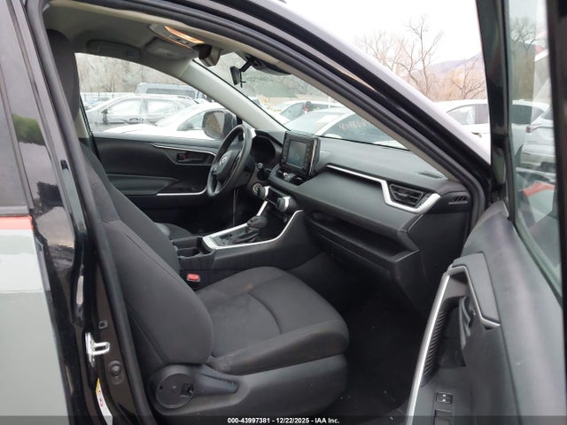 Toyota RAV4 LE 2019 2T3F1RFV0KW028636 Image 5