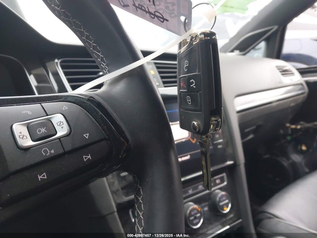 2018 VOLKSWAGEN GOLF R WVWWF7AU8JW183679 Photo 10