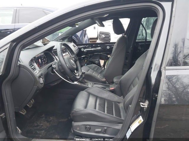 2018 VOLKSWAGEN GOLF R WVWWF7AU8JW183679 Photo 4