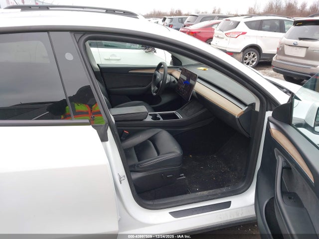 2023 TESLA MODEL Y 7SAYGAEE3PF960131 Photo 4
