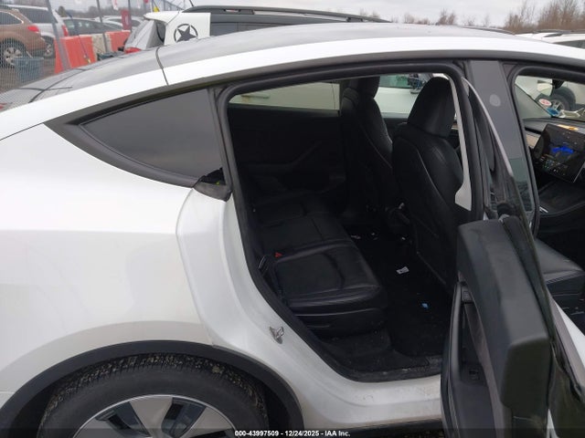 2023 TESLA MODEL Y 7SAYGAEE3PF960131 Photo 7