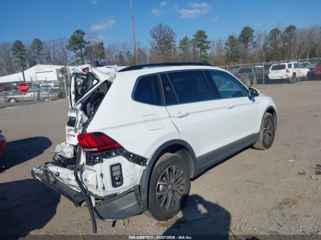 2018 VOLKSWAGEN TIGUAN 3VV2B7AX3JM207330 Photo 3