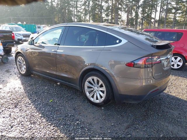 2016 TESLA MODEL X 5YJXCDE20GF026620 Photo 2