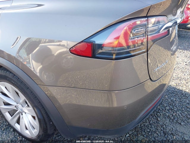 2016 TESLA MODEL X 5YJXCDE20GF026620 Photo 5