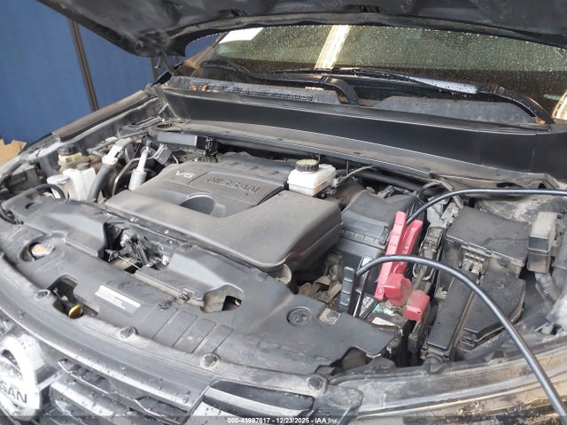 5N1DR2MN1JC662786 Nissan Pathfinder Sl