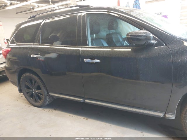 5N1DR2MN1JC662786 Nissan Pathfinder Sl