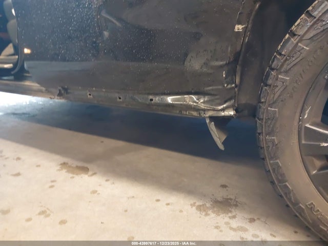 5N1DR2MN1JC662786 Nissan Pathfinder Sl