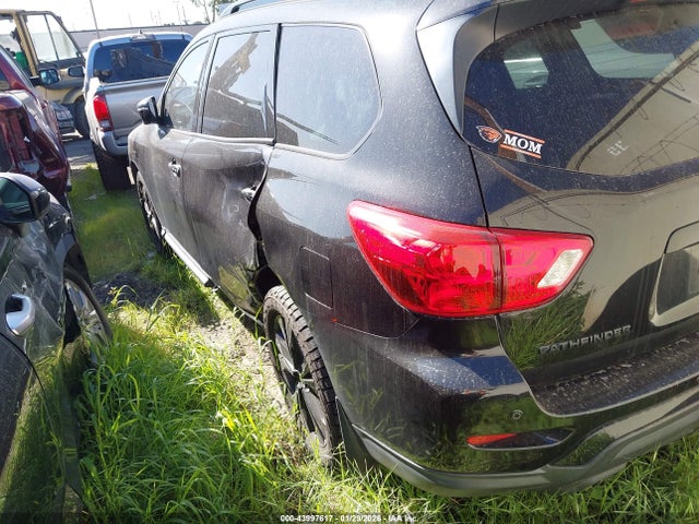 5N1DR2MN1JC662786 Nissan Pathfinder Sl