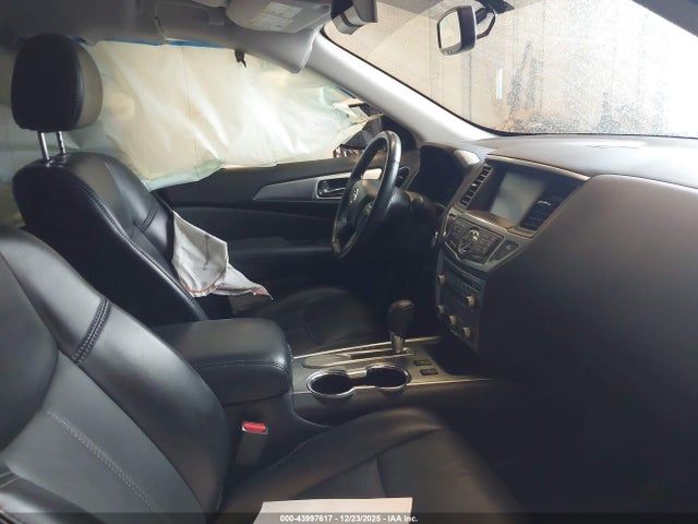 5N1DR2MN1JC662786 Nissan Pathfinder Sl