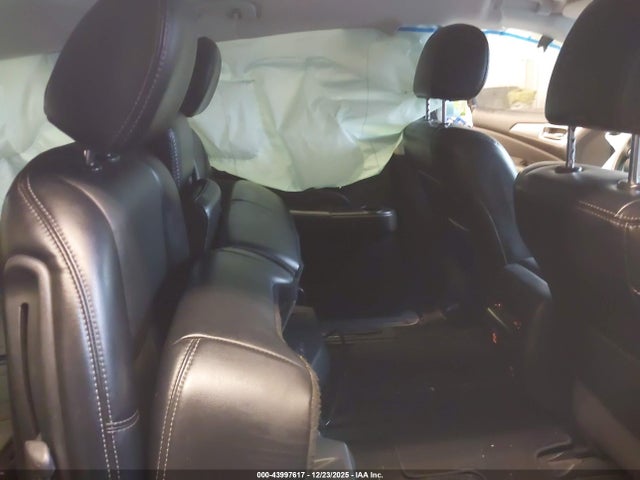 5N1DR2MN1JC662786 Nissan Pathfinder Sl