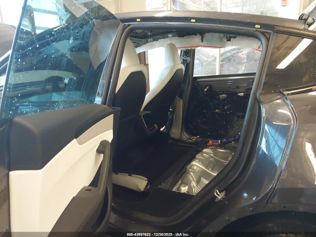 2026 TESLA MODEL Y 7SAYGDEE7TA472261 Photo 7