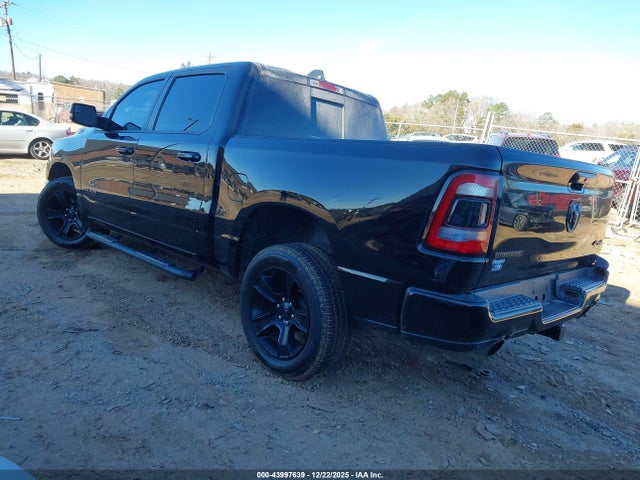 2020 RAM 1500 1C6SRFFT0LN208218 Photo 2