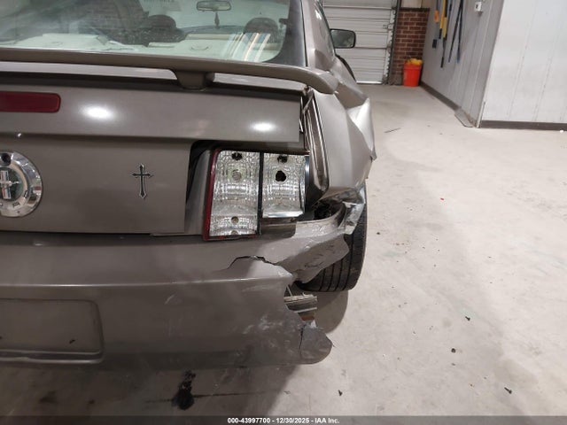 2005 FORD MUSTANG 1ZVFT80N455202150 Photo 5