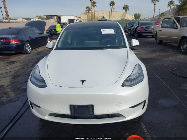 2022 Tesla Model Y Long Range Dual Motor All-wheel Drive მანქანა იყიდება აუქციონზე, vin: 7SAYGDEE6NF480132, აუქციონის ნომერი: 43997720