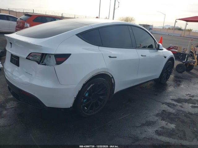 2022 Tesla Model Y Long Range Dual Motor All-wheel Drive მანქანა იყიდება აუქციონზე, vin: 7SAYGDEE6NF480132, აუქციონის ნომერი: 43997720