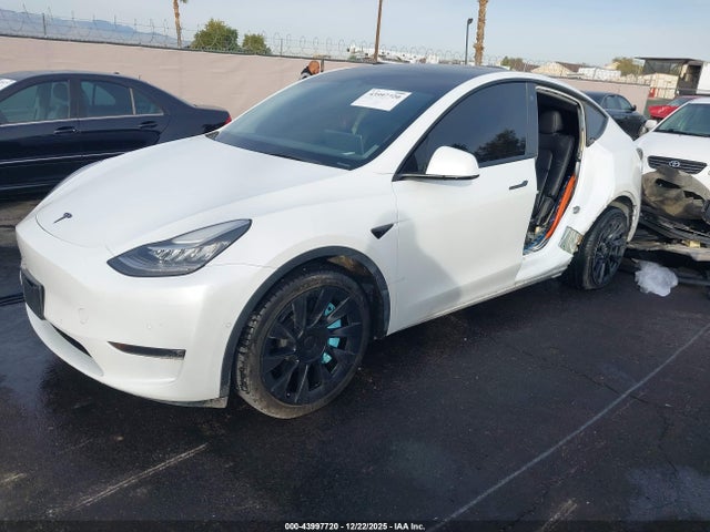 2022 TESLA MODEL Y 7SAYGDEE6NF480132 Photo 1