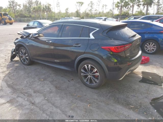2017 INFINITI QX30 SJKCH5CR5HA035066 Photo 2