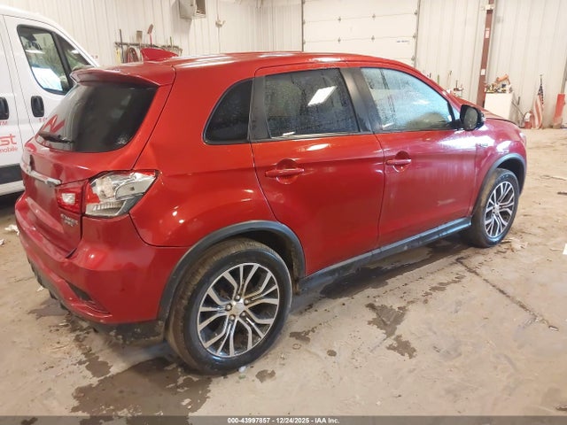 2018 MITSUBISHI OUTLANDER SPORT JA4AR3AUXJU021679 Photo 3