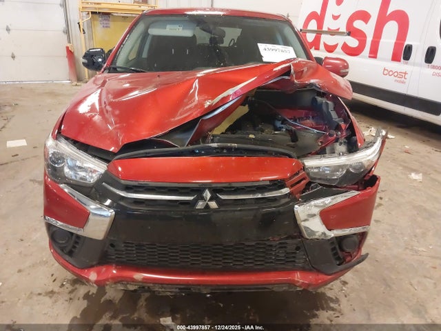 2018 MITSUBISHI OUTLANDER SPORT JA4AR3AUXJU021679 Photo 5