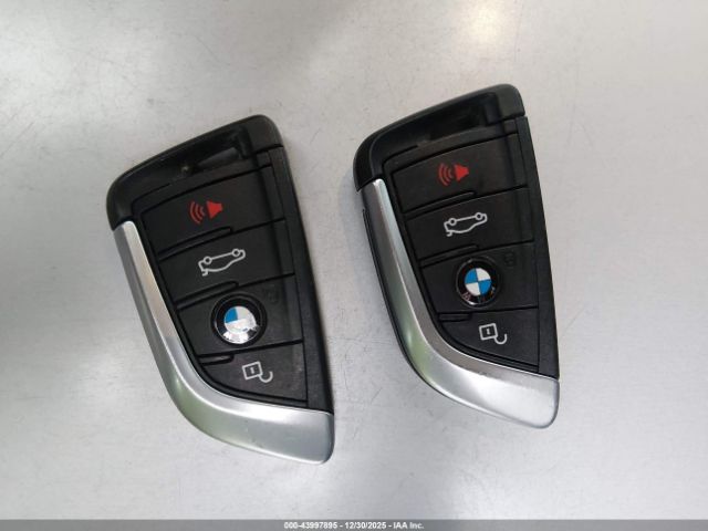 2019 BMW X3 5UXTR7C52KLF29391 Photo 10