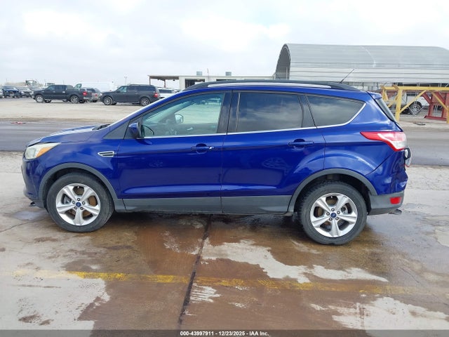 1FMCU9GX2GUA29524 Ford ESCAPE SE