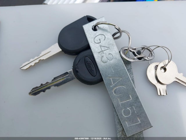 Ford E-350 Stripped 2014 1FC3E3KL3EDB11018 Image 10