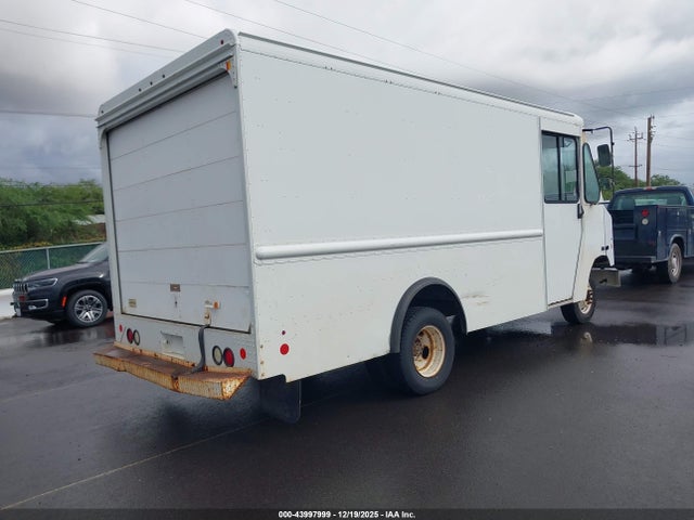 Ford E-350 Stripped 2014 1FC3E3KL3EDB11018 Image 4