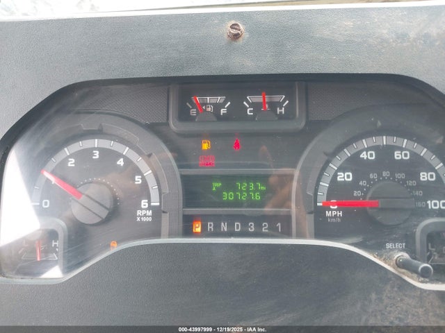 Ford E-350 Stripped 2014 1FC3E3KL3EDB11018 Image 5