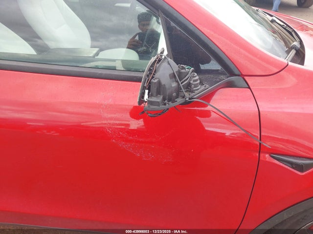 Продажа на аукционе авто 2023 Tesla Model Y Performance Dual Motor All-wheel Drive, vin: 7SAYGDEF5PF776917, номер лота: 43998003