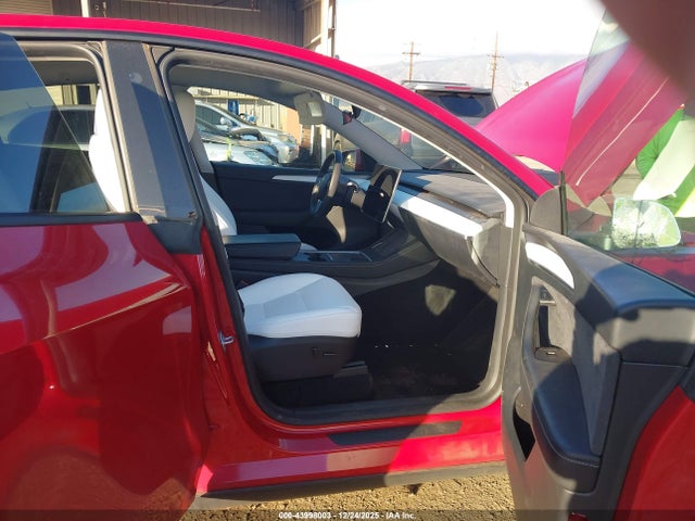 2023 TESLA MODEL Y 7SAYGDEF5PF776917 Photo 4