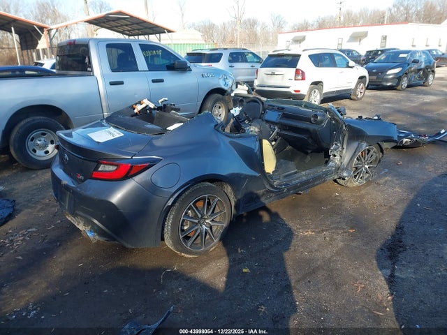 2024 TOYOTA GR86 JF1ZNBB12R8757805 Photo 3