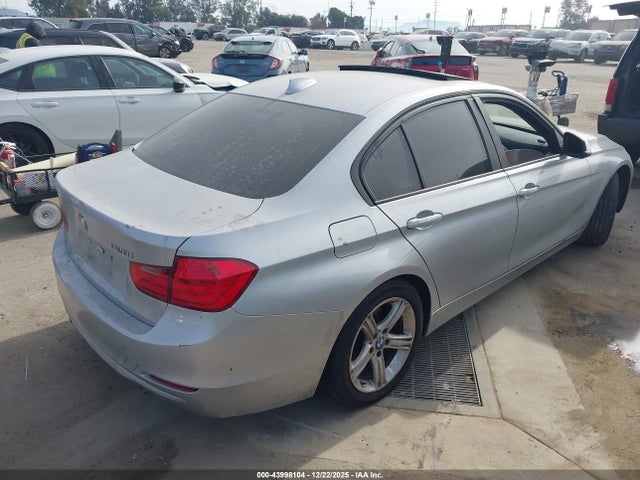 2012 BMW 328I WBA3A5C52CF345561 Photo 3