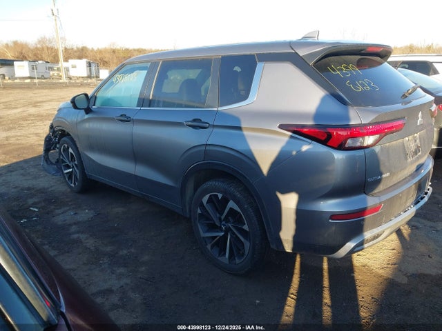 2022 MITSUBISHI OUTLANDER JA4J4UA83NZ037478 Photo 2