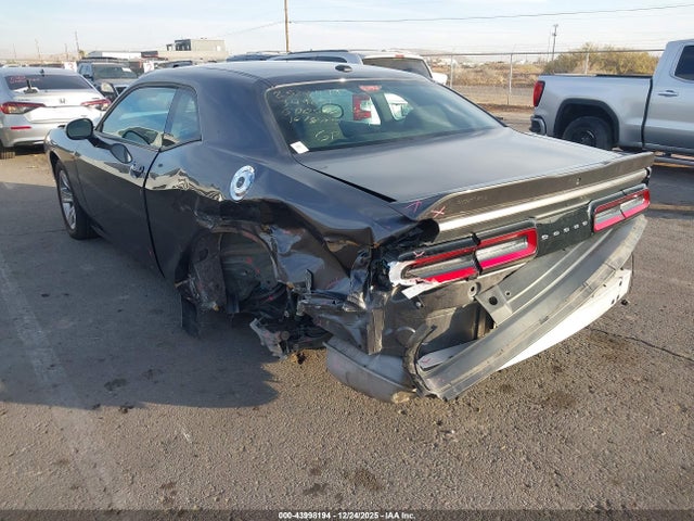 43998194 :رقم المزاد ، 2C3CDZAG2NH263566 vin ، 2022 Dodge Challenger Sxt مزاد بيع