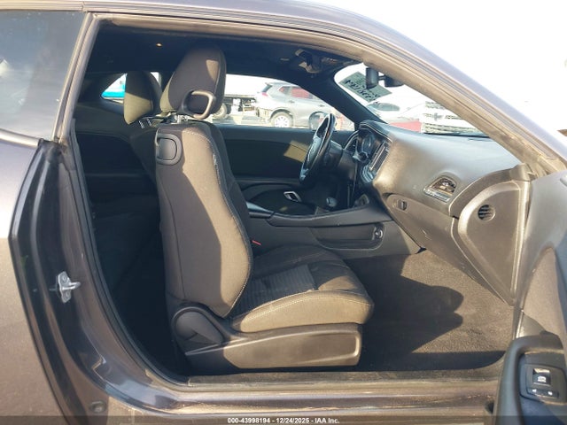 43998194 :رقم المزاد ، 2C3CDZAG2NH263566 vin ، 2022 Dodge Challenger Sxt مزاد بيع