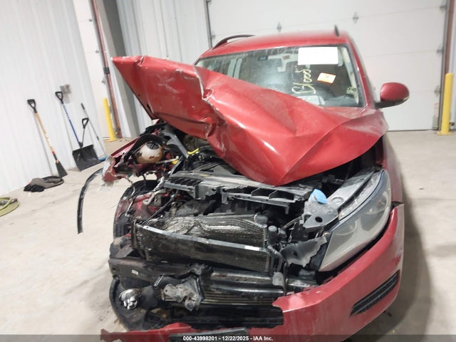 WVGBV7AX3GW042115 Volkswagen TIGUAN S