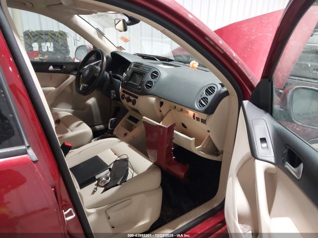 WVGBV7AX3GW042115 Volkswagen TIGUAN S