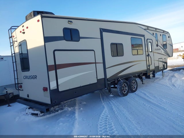 4YDF33521H9320087 Crossroads Cruiser 3351bh 5th Whell Travel Trailer