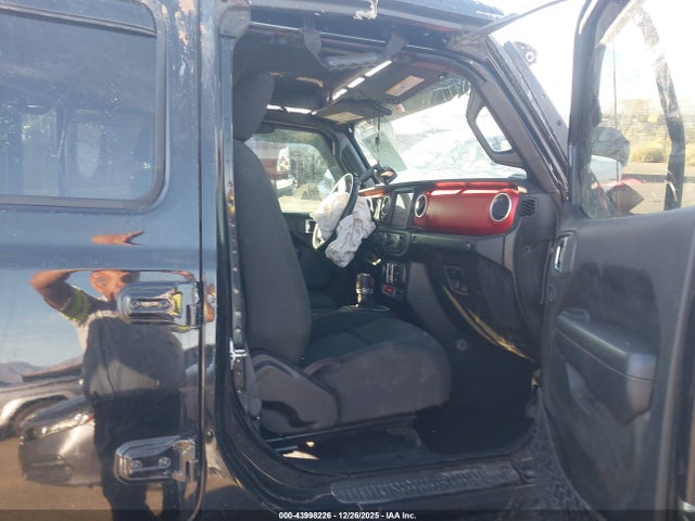 1C4HJXFN0JW243219 Jeep Wrangler Unlimited Rubicon 4x4
