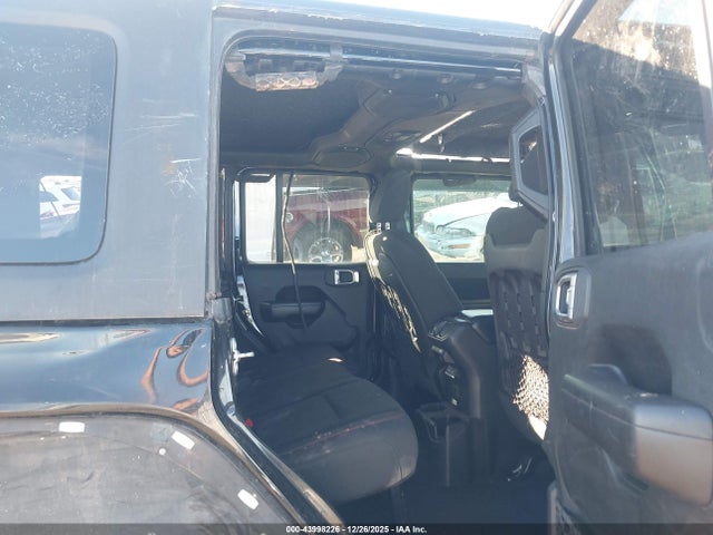 1C4HJXFN0JW243219 Jeep Wrangler Unlimited Rubicon 4x4