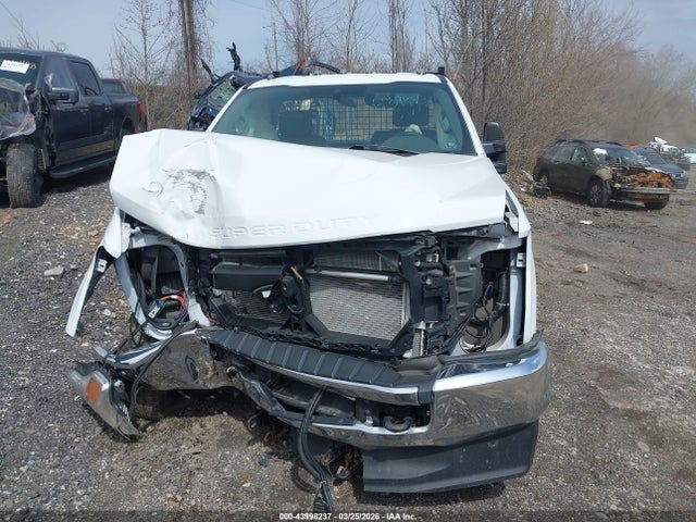 1FTRF3BT5NED37515 Ford F-350 Xl